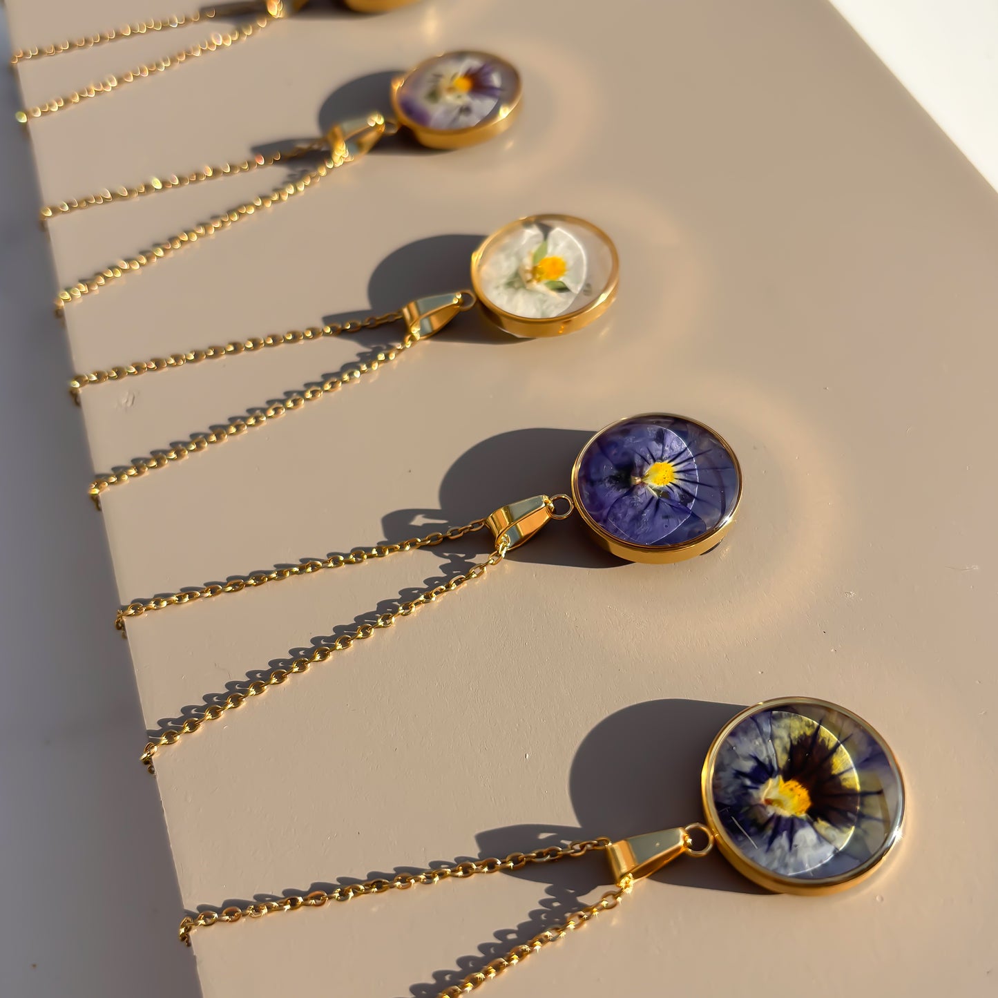 Droogbloem ketting viooltjes