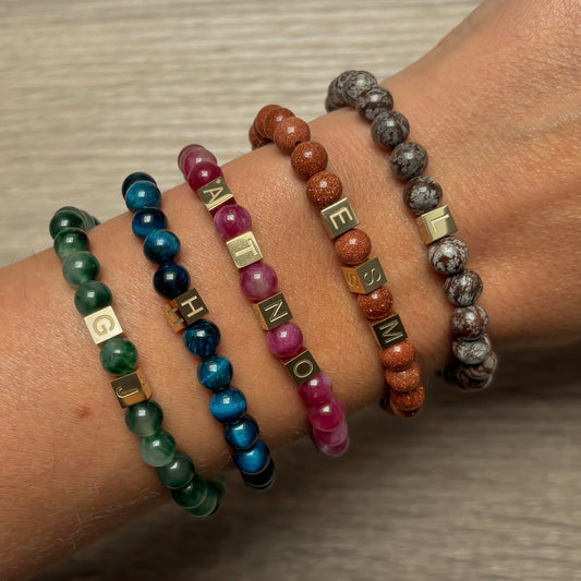 Kralenarmband - initialen kraal