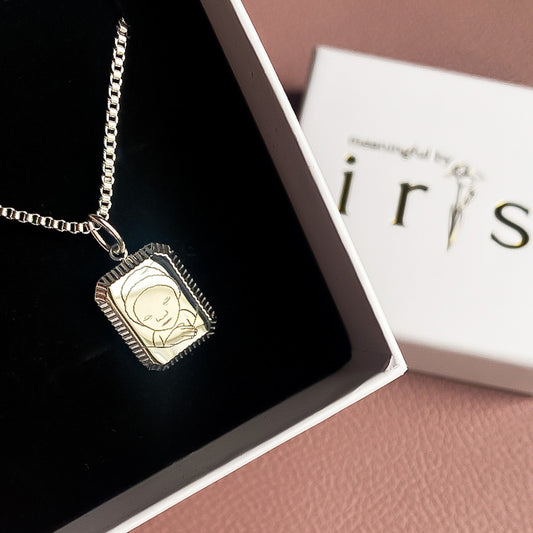 Gegraveerde Lijntekening ketting - i.s.m. Liesanne