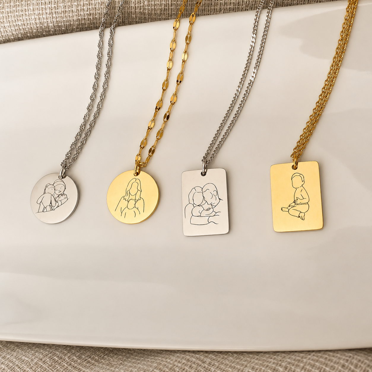 Gegraveerde Lijntekening ketting - i.s.m. Liesanne