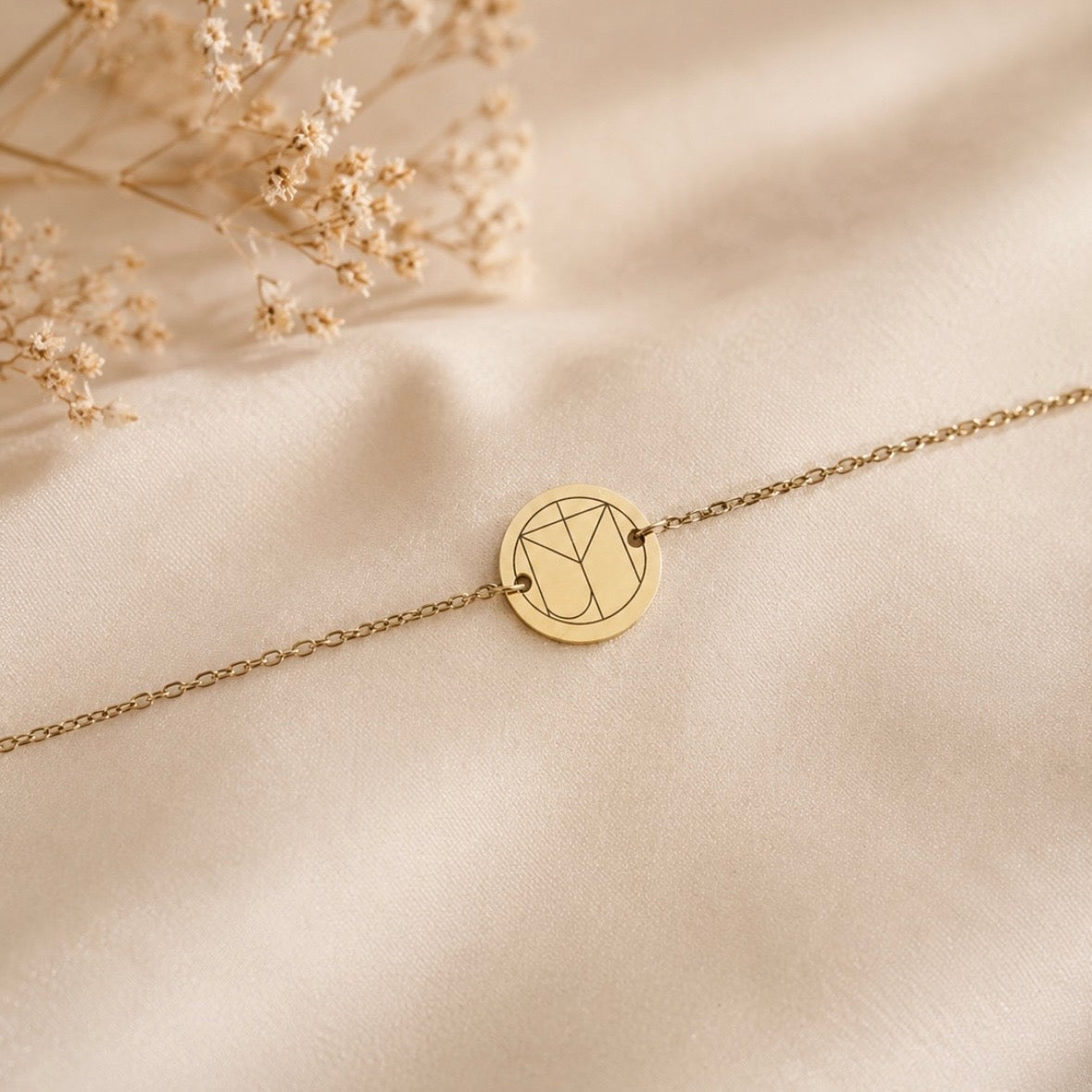 Geometrische lijntekening armband i.s.m Rian