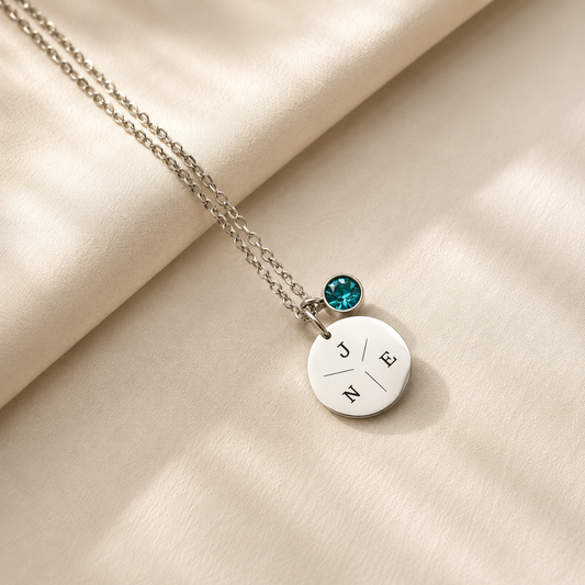 Gegraveerde initiaal ketting